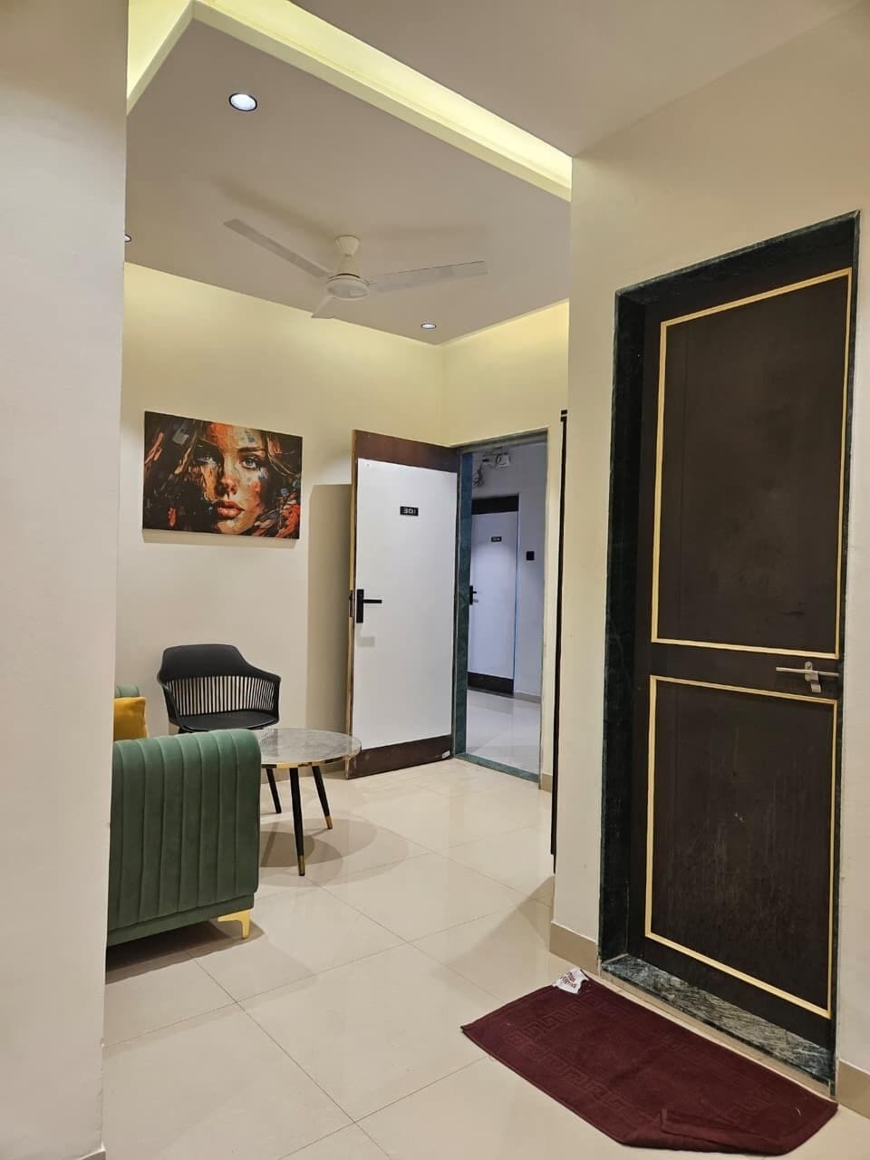 Deluxe Double Room | Iron/ironing board, free WiFi