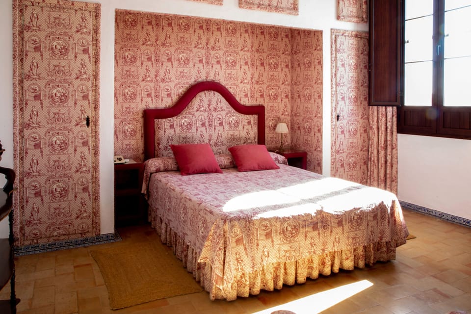 Junior Suite, Garden View | Individually decorated, individually furnished, free cribs/infant beds