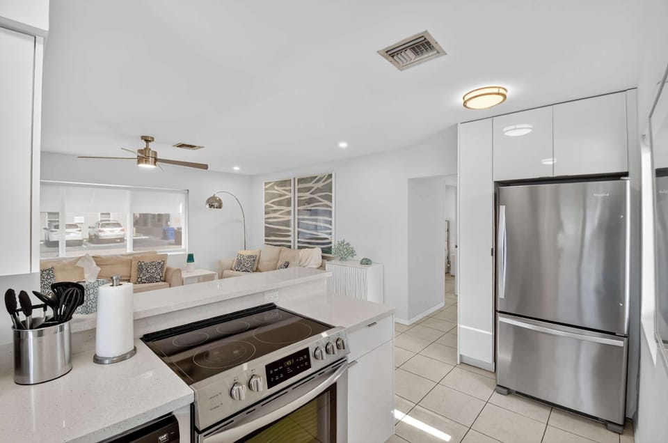 Unit #1: Full kitchen