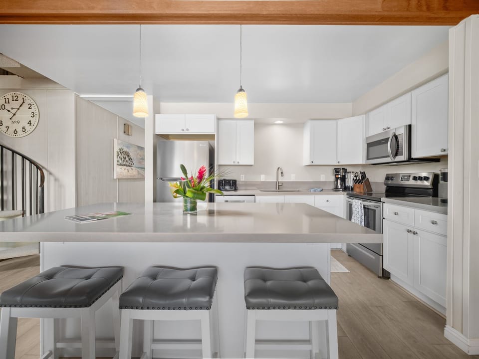 5H Full Kitchen