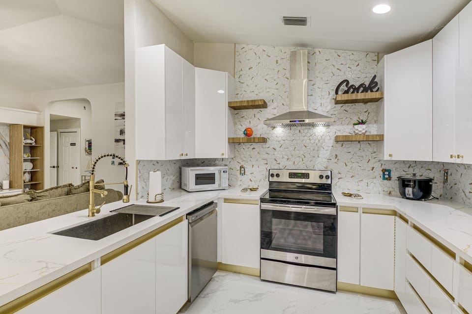 House (3 Bedrooms) | Interior