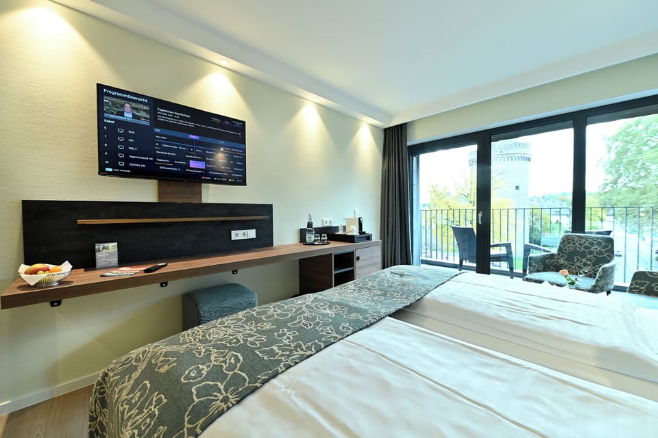 Superior Double Room, Balcony | Hypo-allergenic bedding, minibar, in-room safe, desk