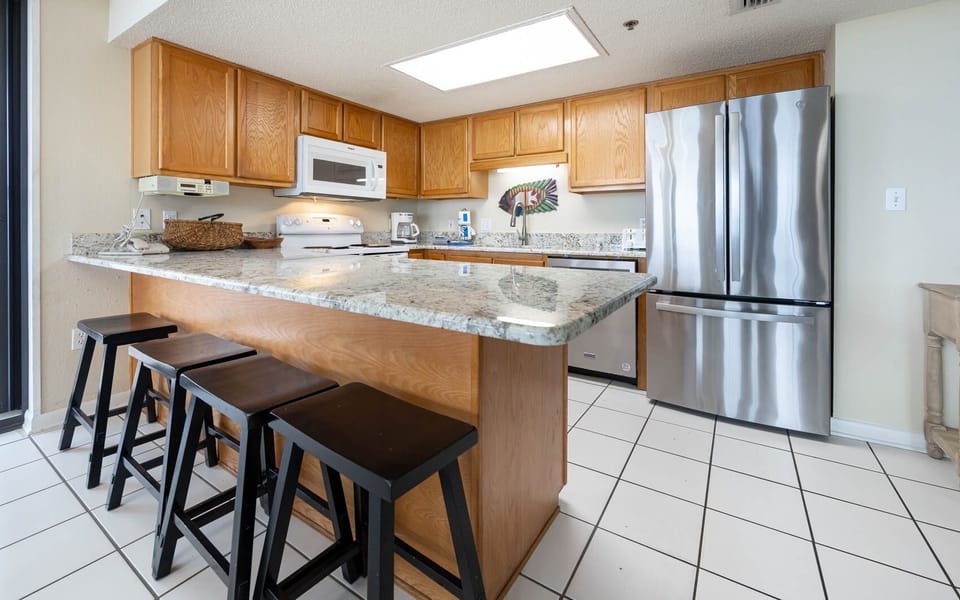 Condo, 3 Bedrooms | Private kitchen | Coffee/tea maker, fridge, oven