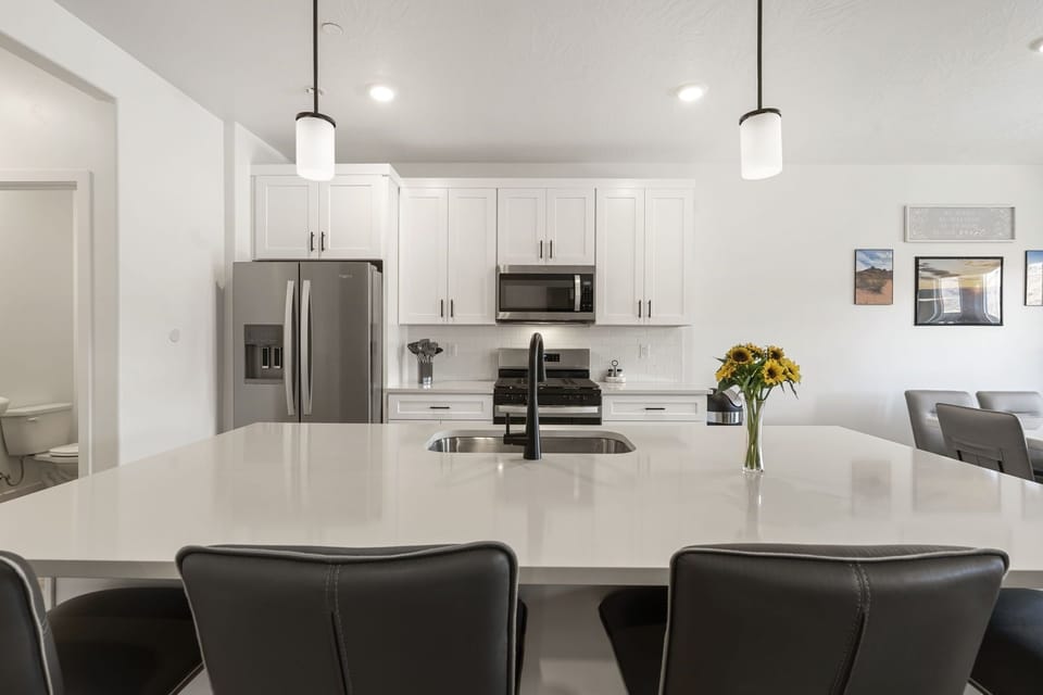 Townhome, 4 Bedrooms | Private kitchen | Coffee/tea maker, fridge, oven, toaster