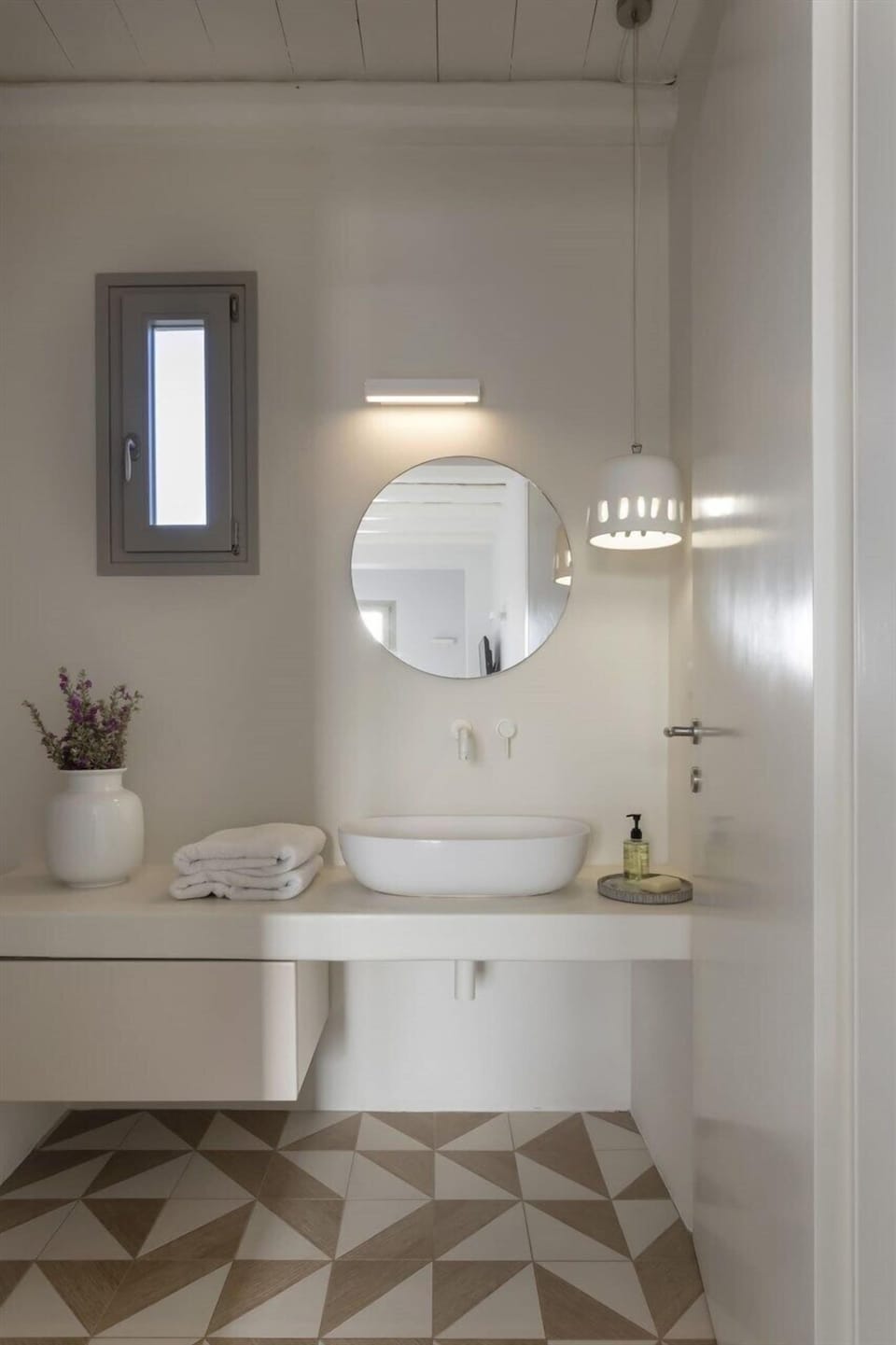 Its en-suite shower room.