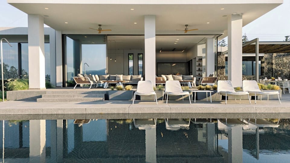 The house seen from the pool.