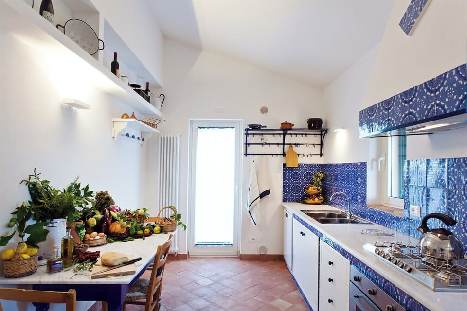 The welcoming, well-equipped kitchen.