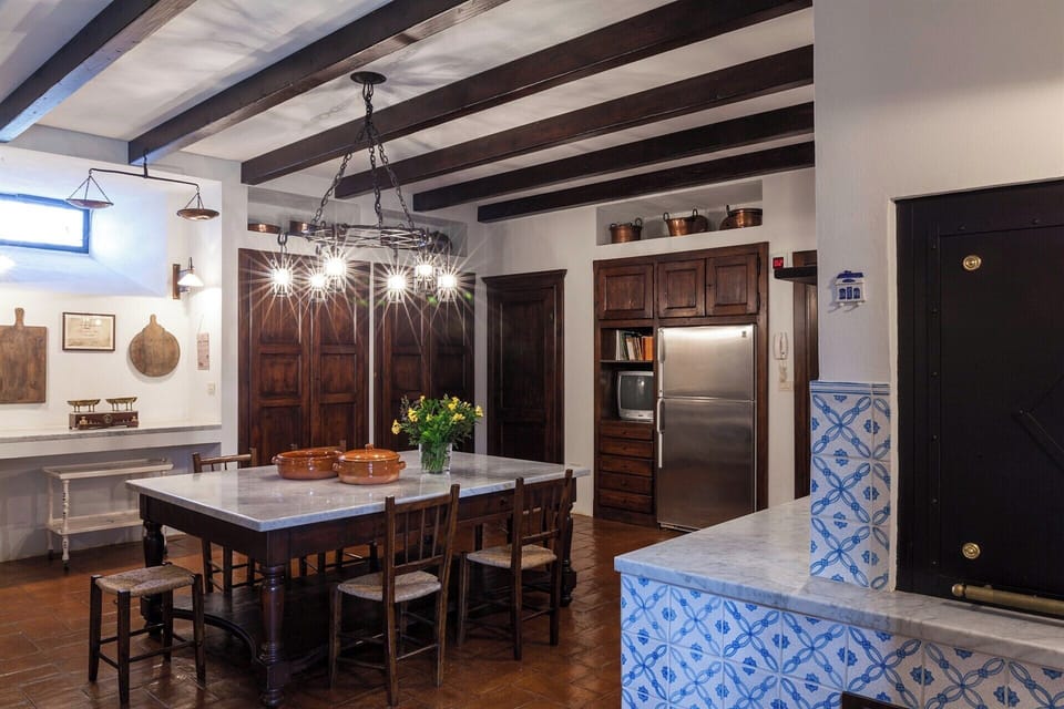 The large, superbly equipped kitchen.