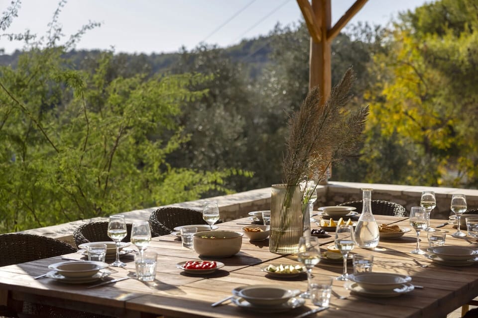 All ready for lunch on Daphne's main terrace.