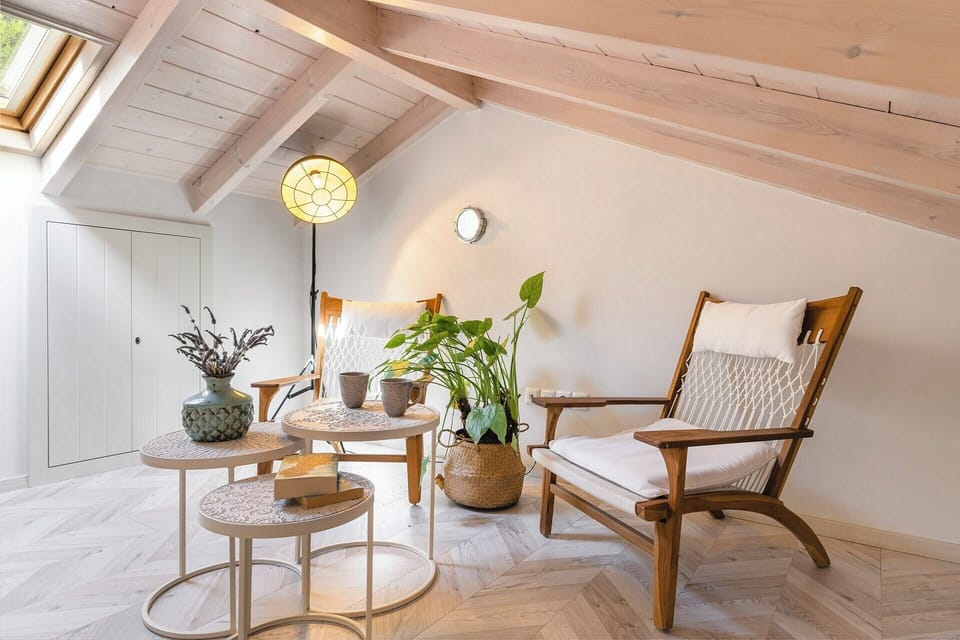 The sitting area on the mezzanine.