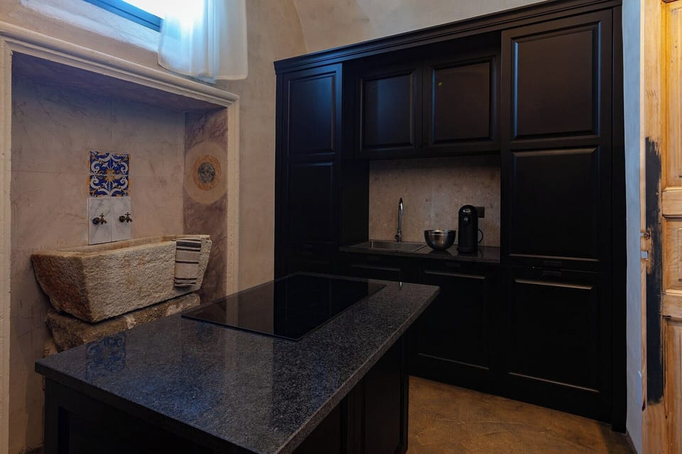 The kitchen, seen from another angle.