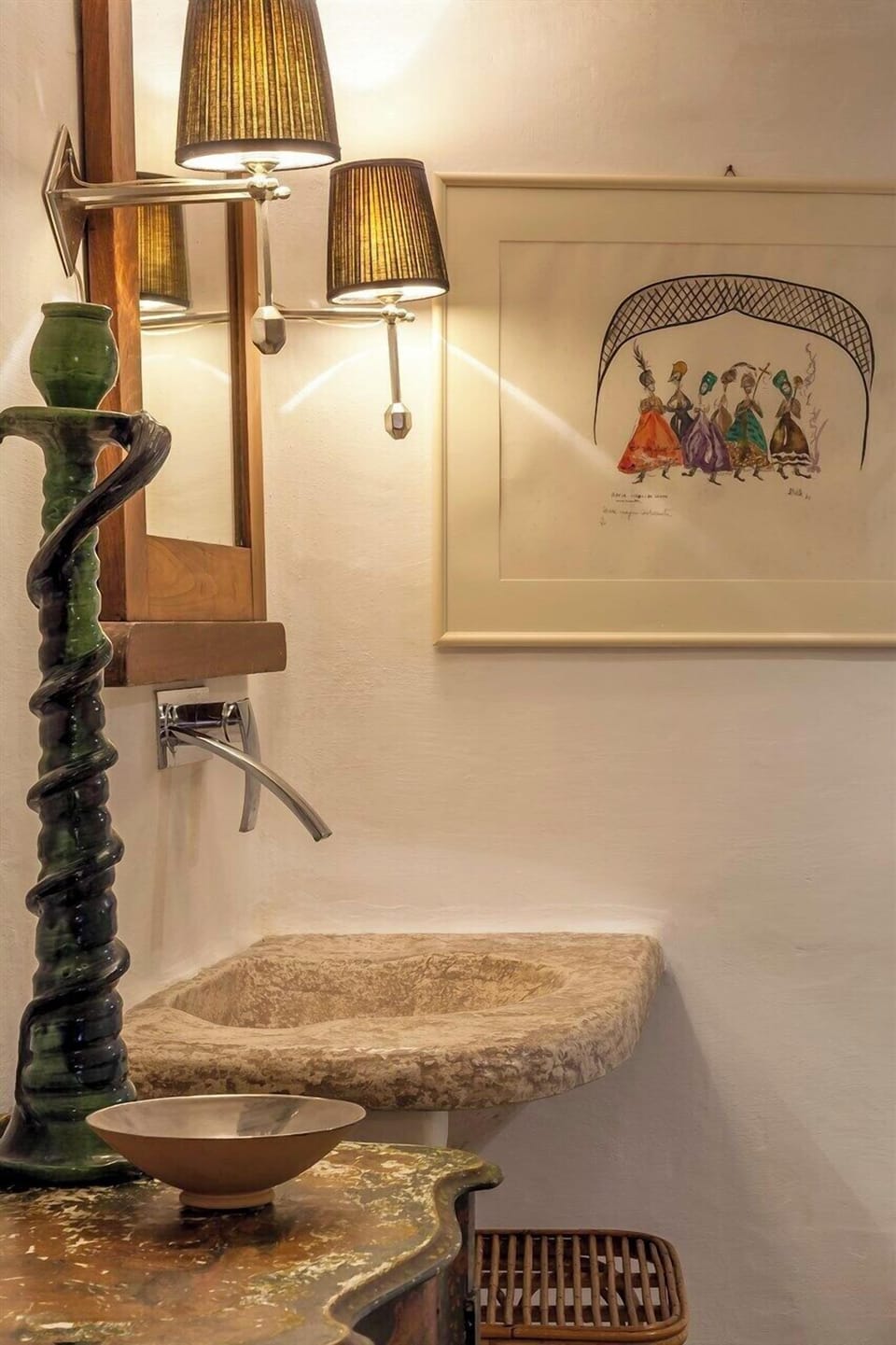 The second bathroom just off the second bedroom.