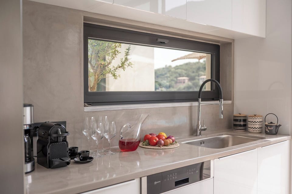The well-equipped contemporary kitchen.