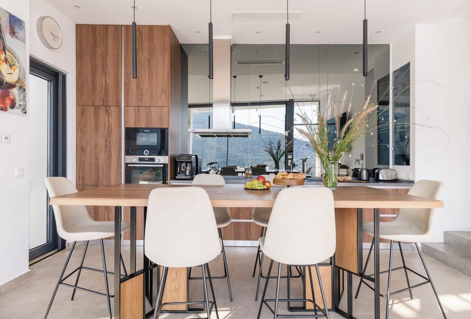 The well-equipped contemporary kitchen.