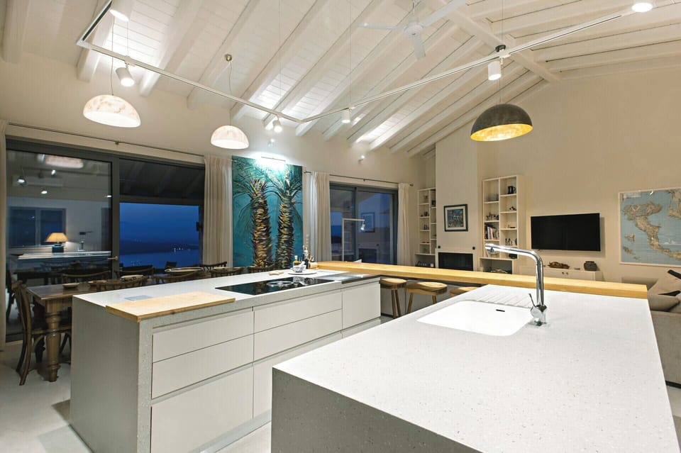 The well-equipped, cleverly laid-out contemporary kitchen.