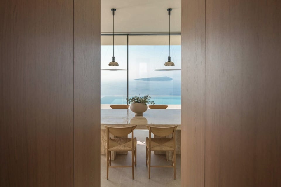 Looking through to the kitchen-diner.