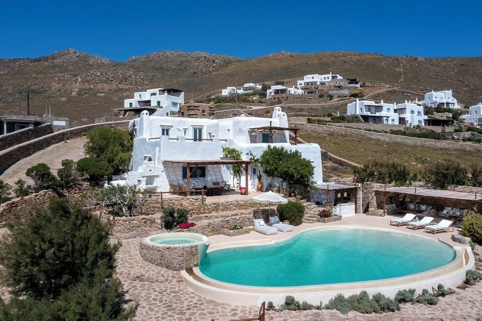 Remvy, its infinity pool, plunge pool and terraces.