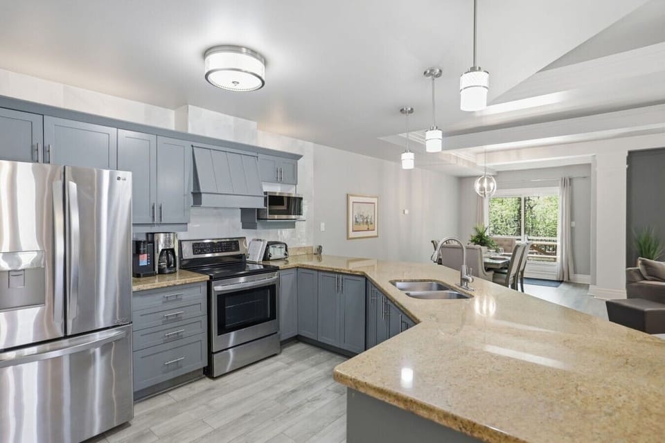 17-web-or-mls-174 Vacation Inn Drive-17