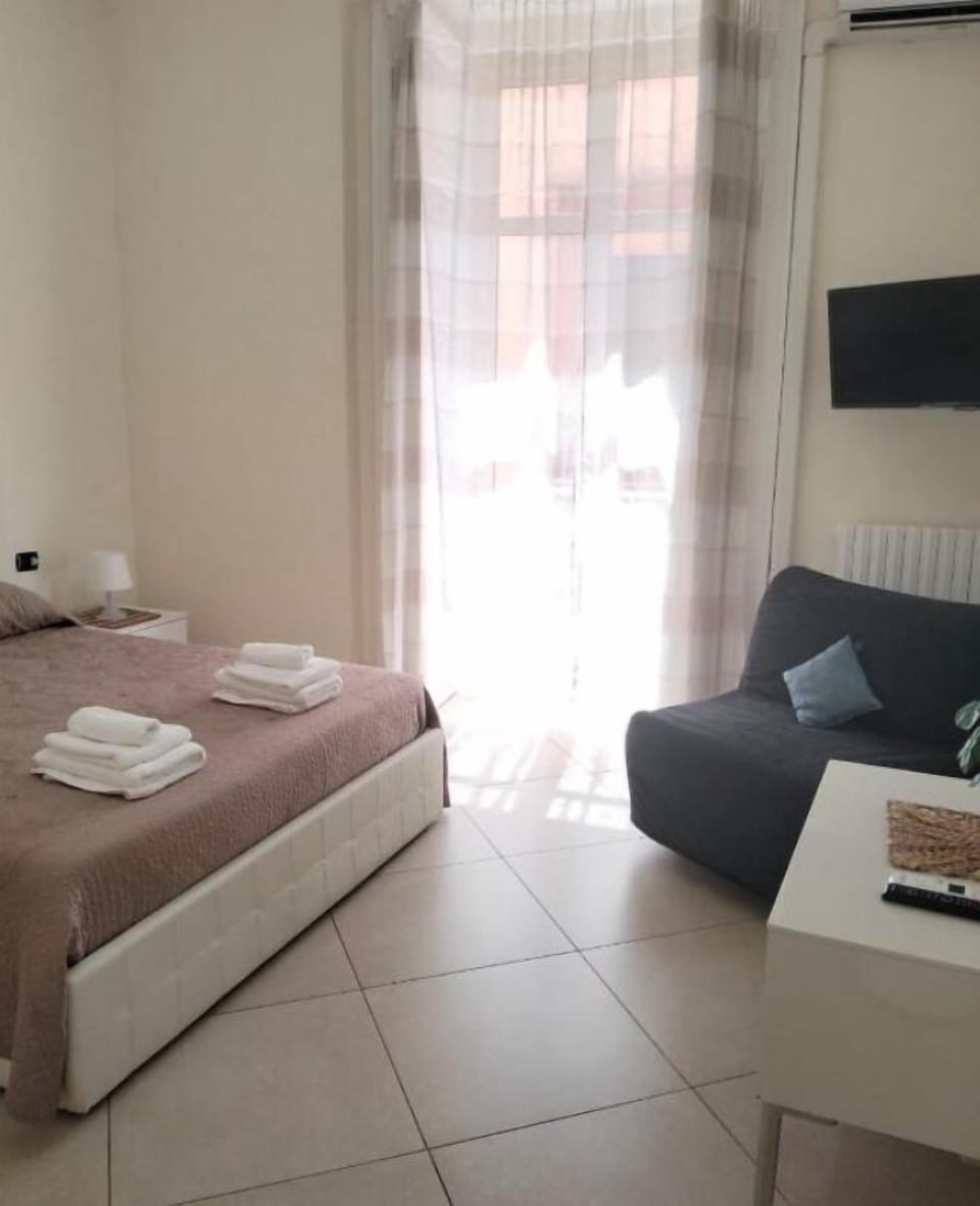 Room, Multiple Beds | Soundproofing, free WiFi