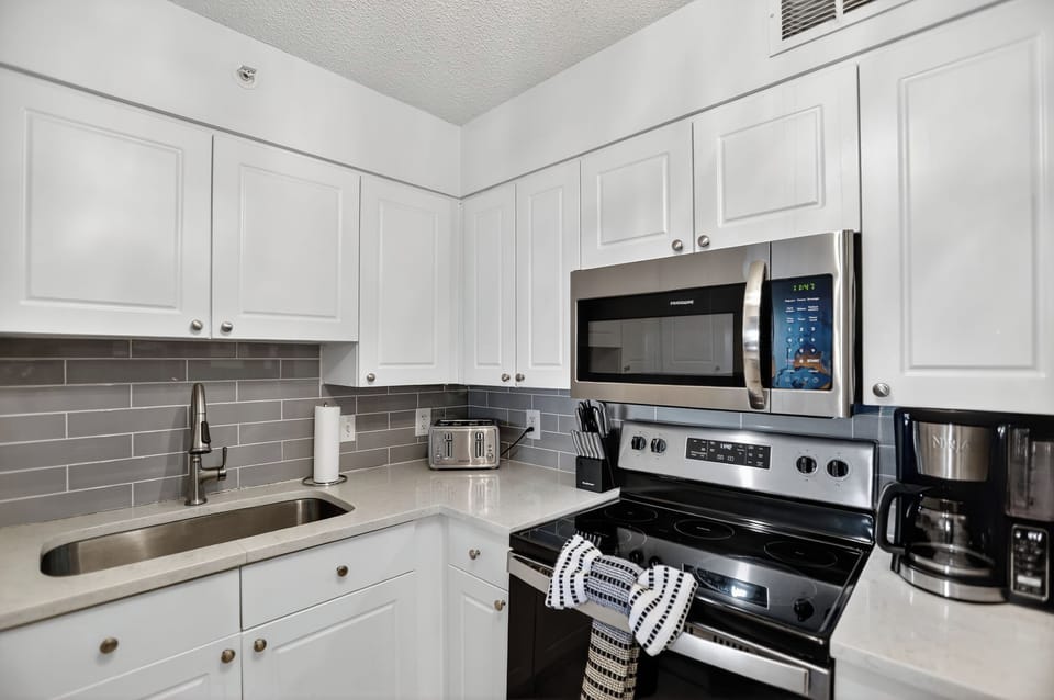 Kitchen - Fully Stocked Kitchen, New Appliances