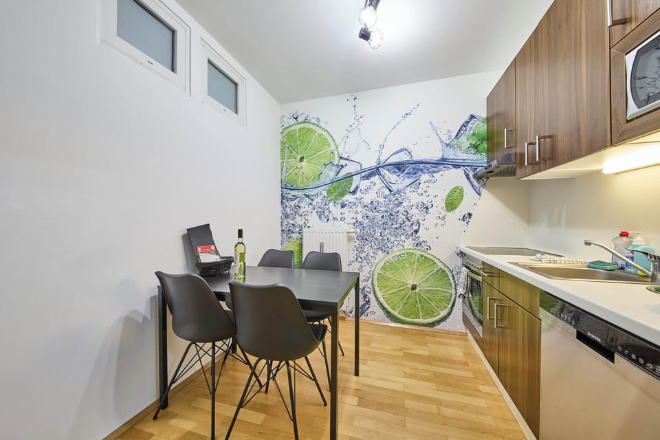 Basic Apartment, 2 Bedrooms, Balcony, Garden View | In-room dining