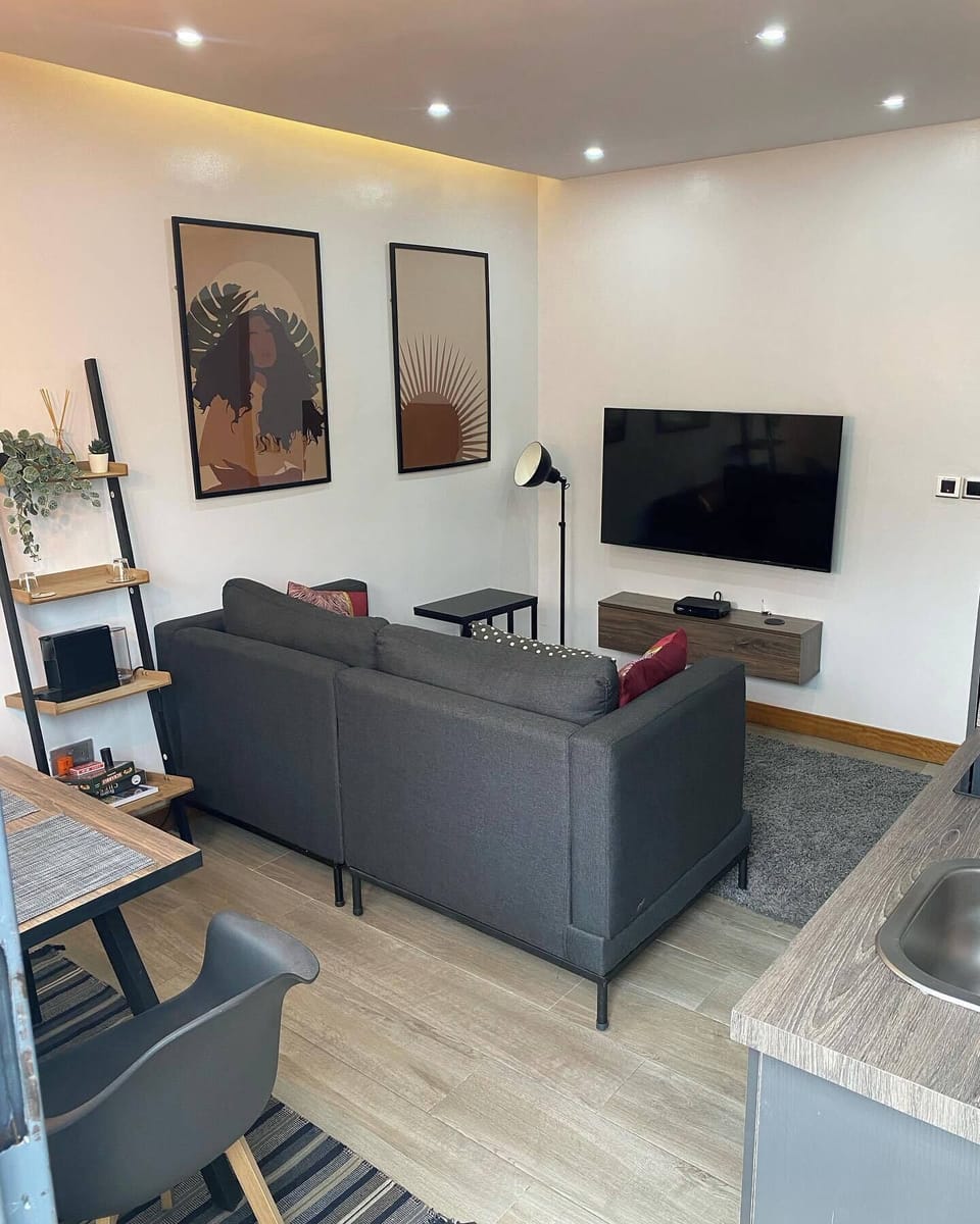Deluxe Apartment, Balcony, City View | Living area