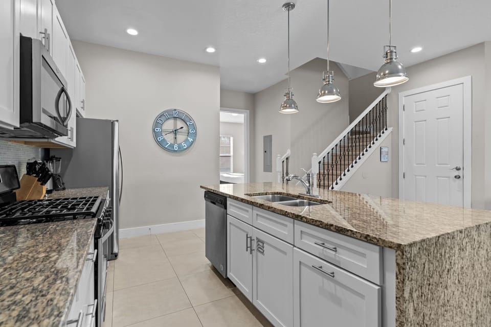 Fully-equipped kitchen