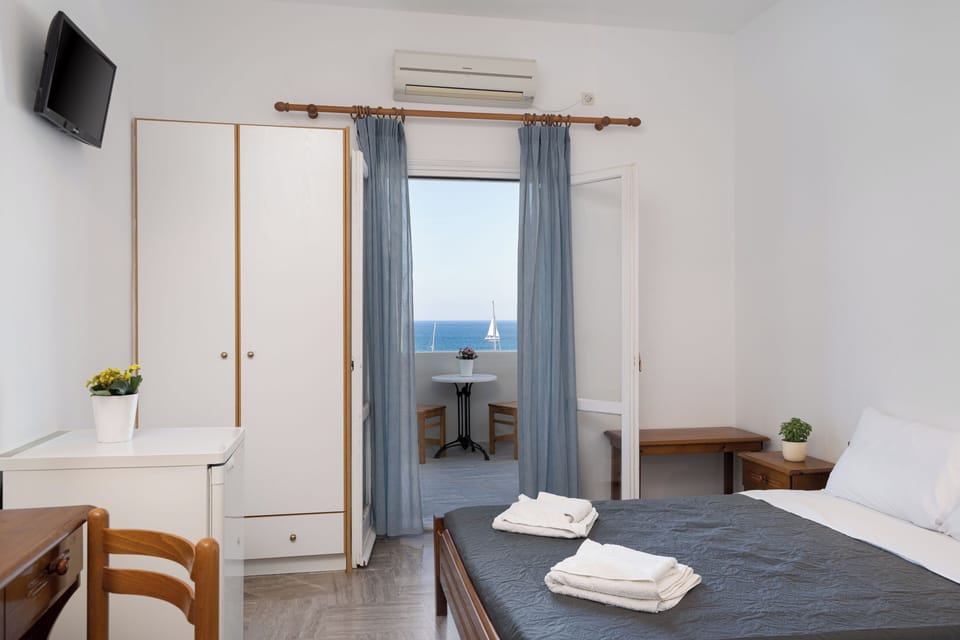 In-room safe, blackout drapes, free WiFi, bed sheets