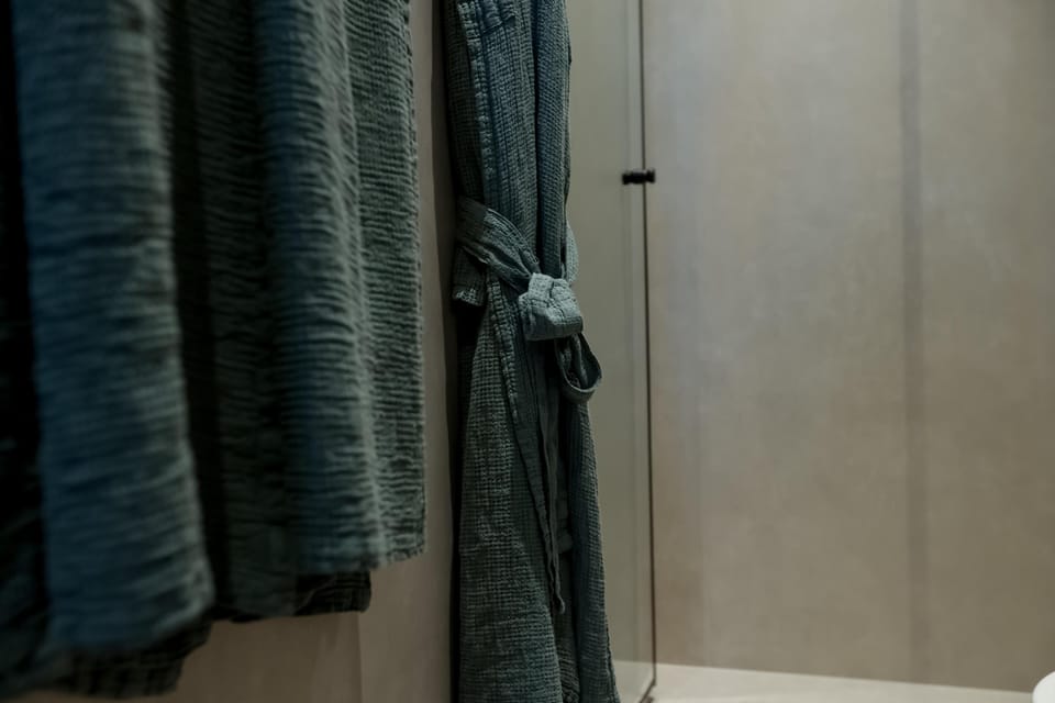 Superior Double Room, City View | Bathroom | Free toiletries, hair dryer, bathrobes, bidet