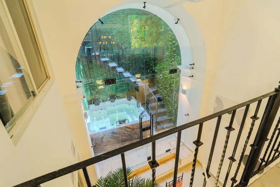 Indoor spa tub