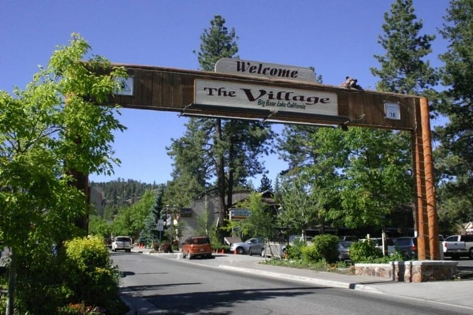 Shopping, Dining, and Nightlife in the Village