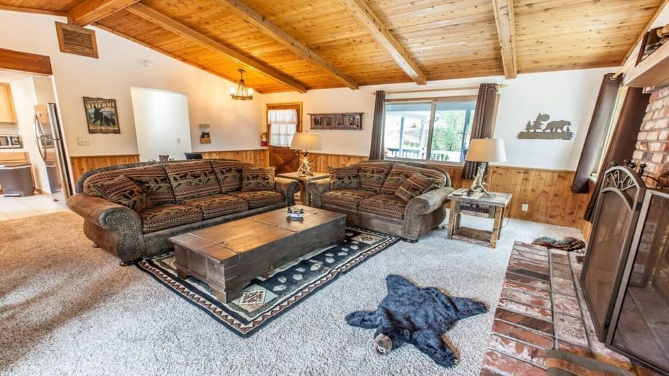 Beautiful Mountain Decor