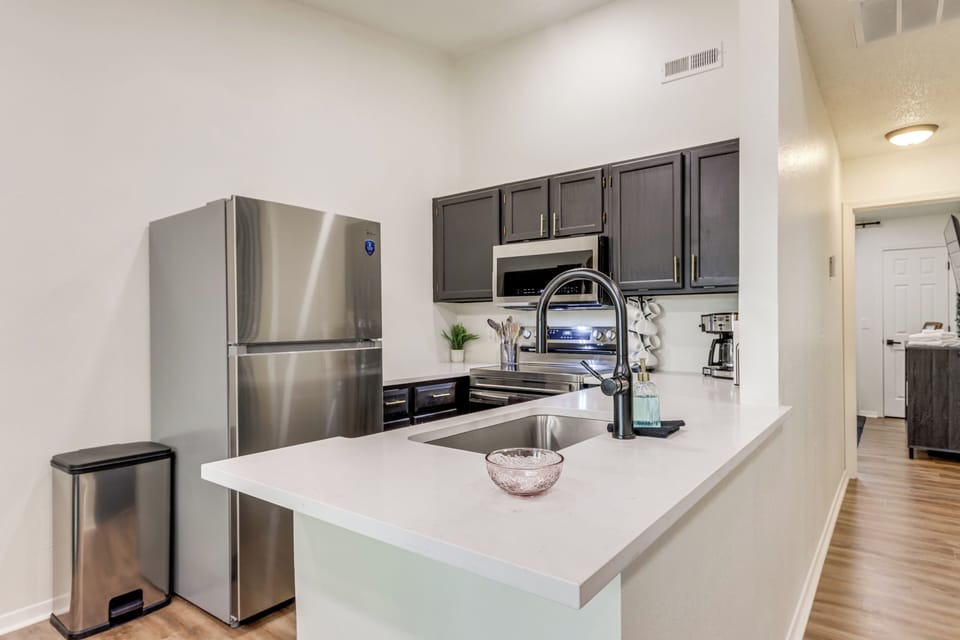 Kitchen | Drip/Single-Serve Coffee Maker | Dishwasher | Cooking Basics