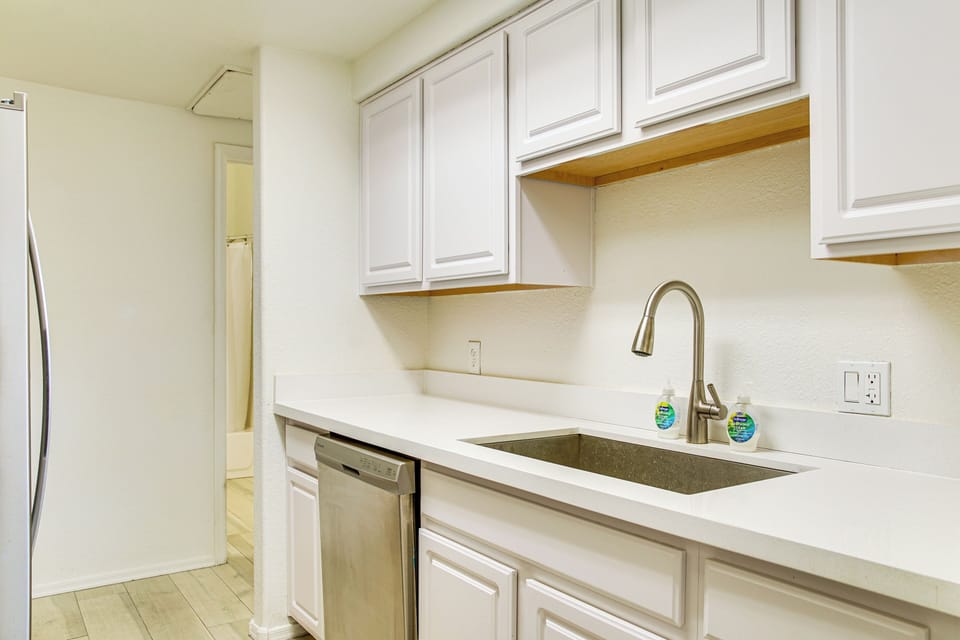 Kitchen | Cooking Basics | Dishware/Flatware