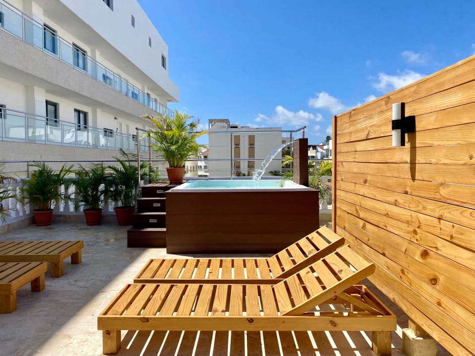 Shared Terrace with Jacuzzi