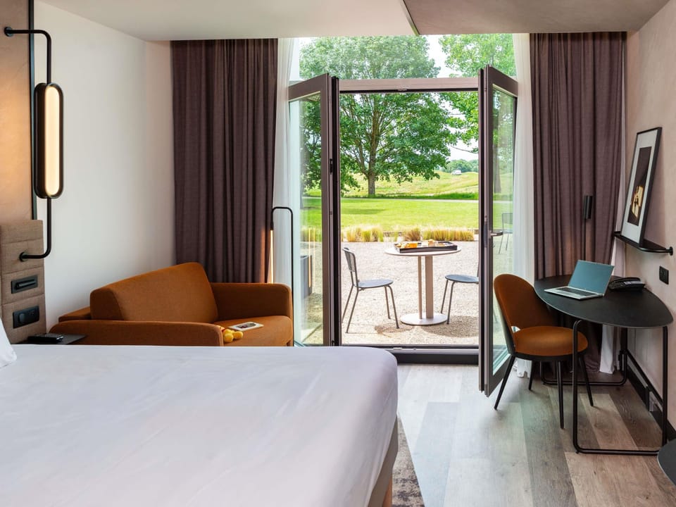 Deluxe Room, 1 Double Bed, Accessible (Golf course view) | Premium bedding, minibar, in-room safe, desk