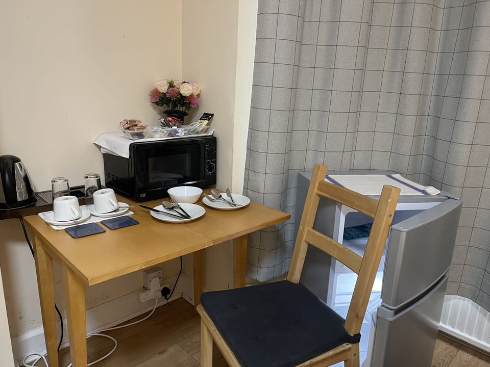 Family room With shared bathroom | In-room dining