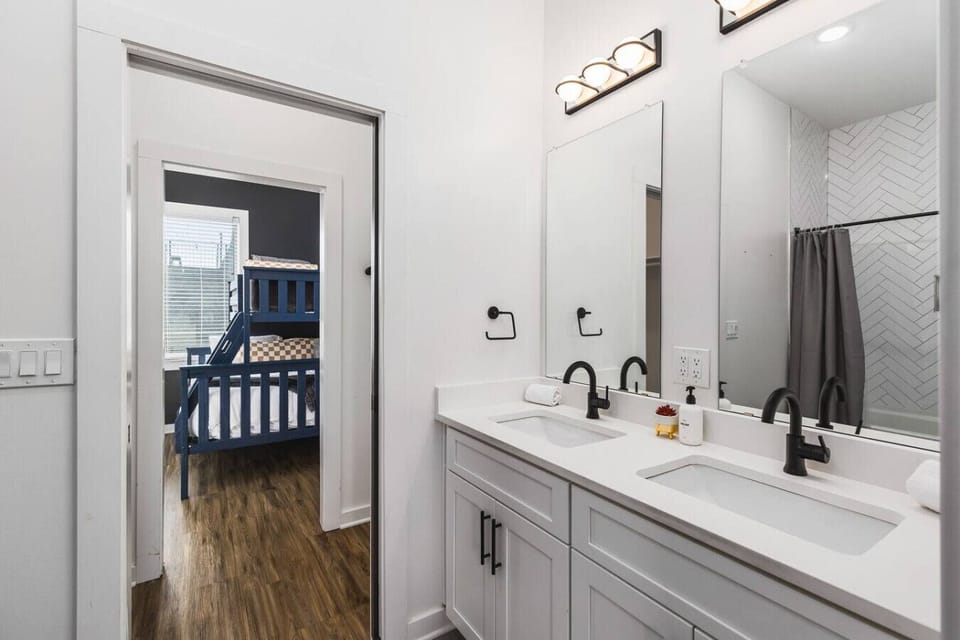 Shower/tub combo in the Jack-and-Jill bathroom upstairs.