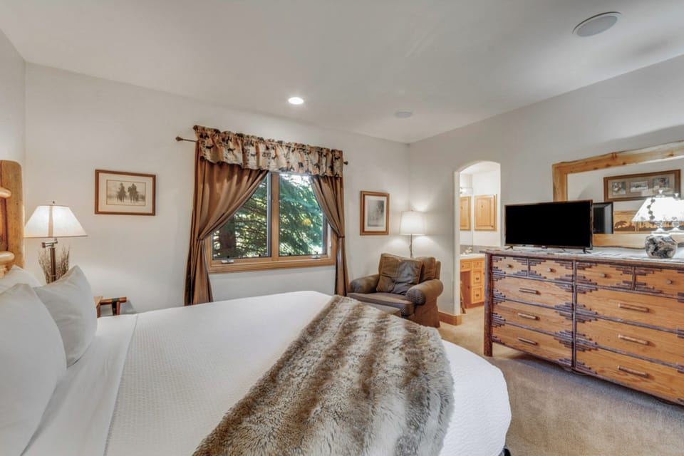Entry Level Bedroom - King Bed