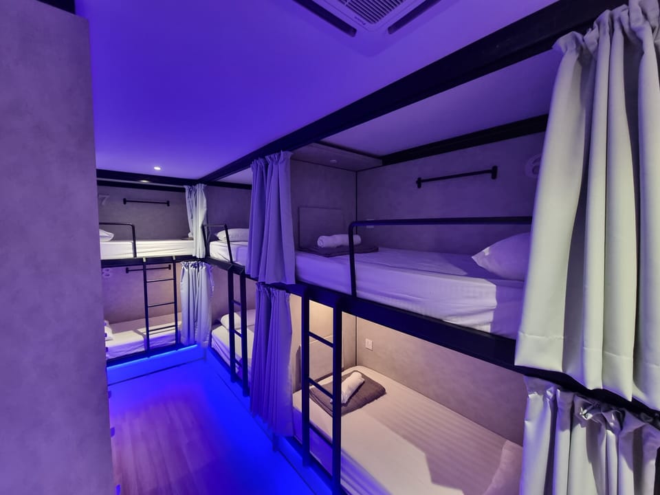 Basic Shared Dormitory | WiFi (free), bed sheets