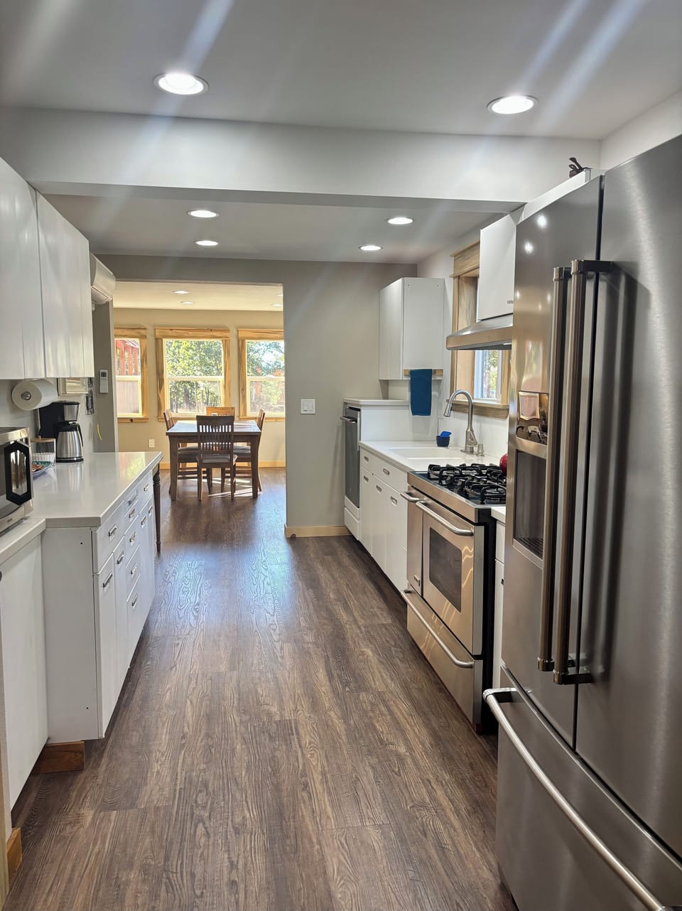Fully equipped kitchen 1