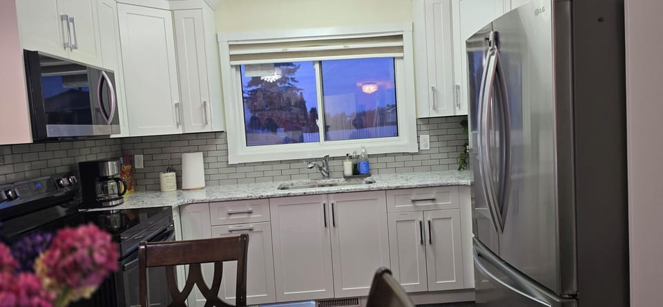 FULL SIZE KITCHEN