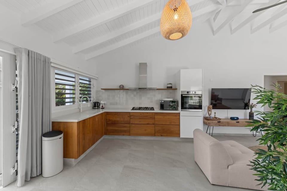Open kitchen with all amenities