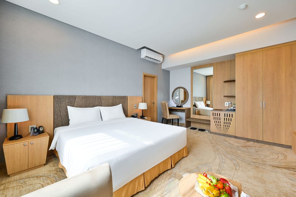 Premium Double Room | Minibar, in-room safe, desk, soundproofing