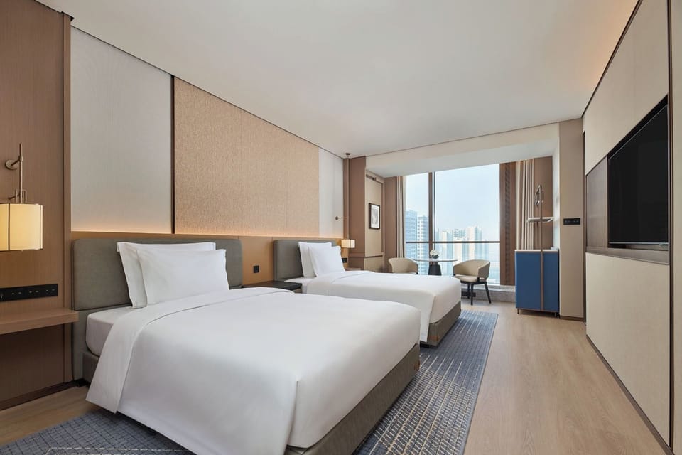 Down comforters, minibar, in-room safe, desk