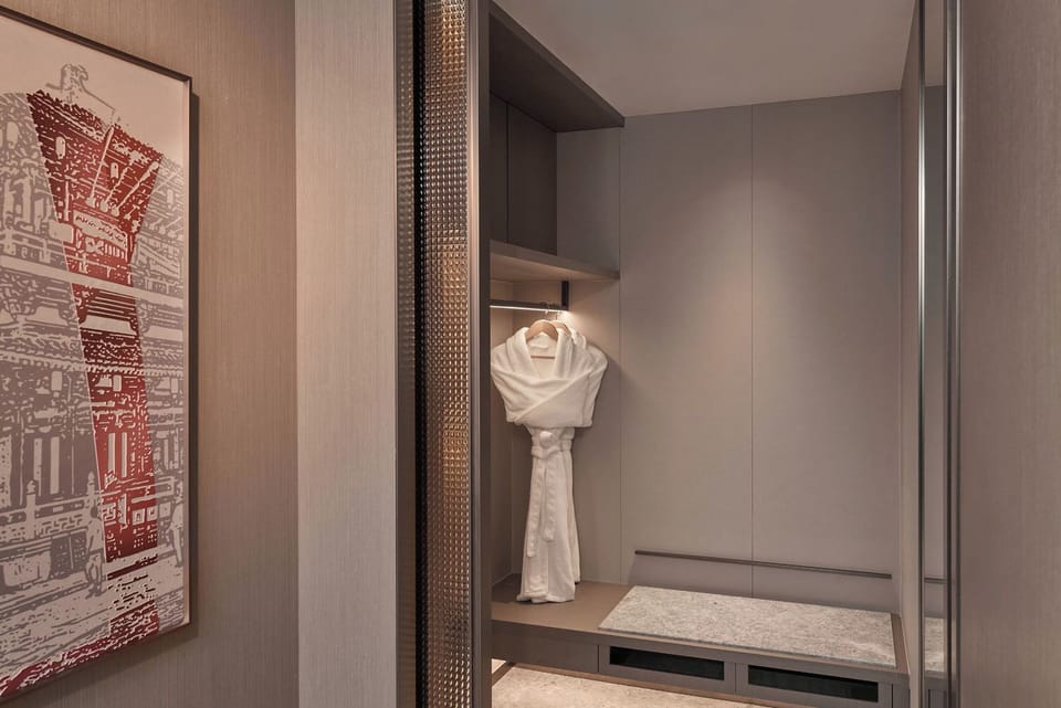 Down comforters, minibar, in-room safe, desk
