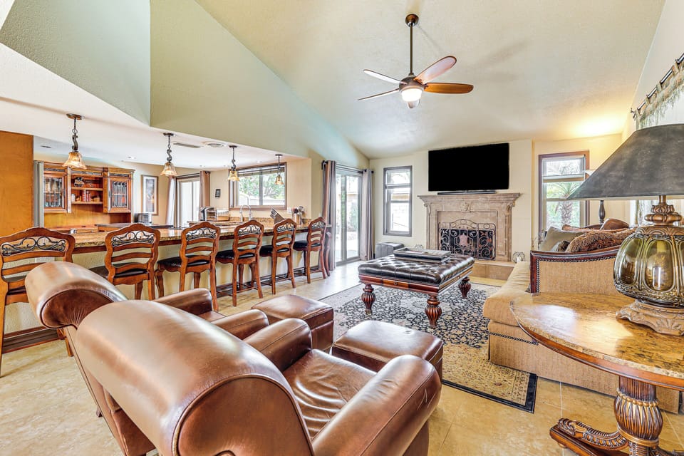 Living Room | Free WiFi | Central A/C & Heat