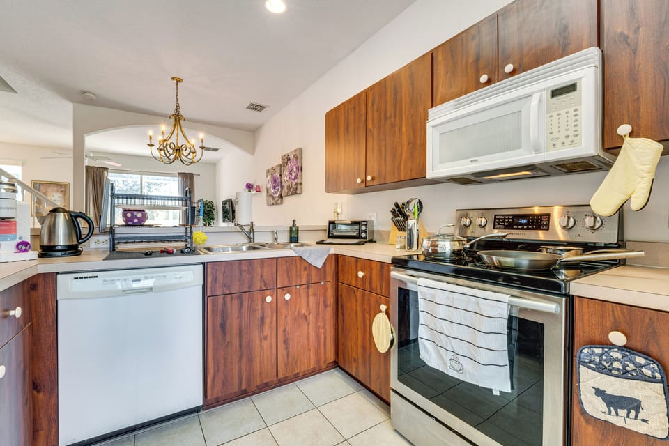 Kitchen | 1st Floor | Keurig | Toaster Oven | Blender