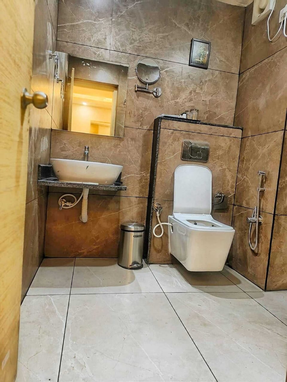 Superior Double Room, Partial Sea View | In-room safe, desk, laptop workspace, WiFi (free)