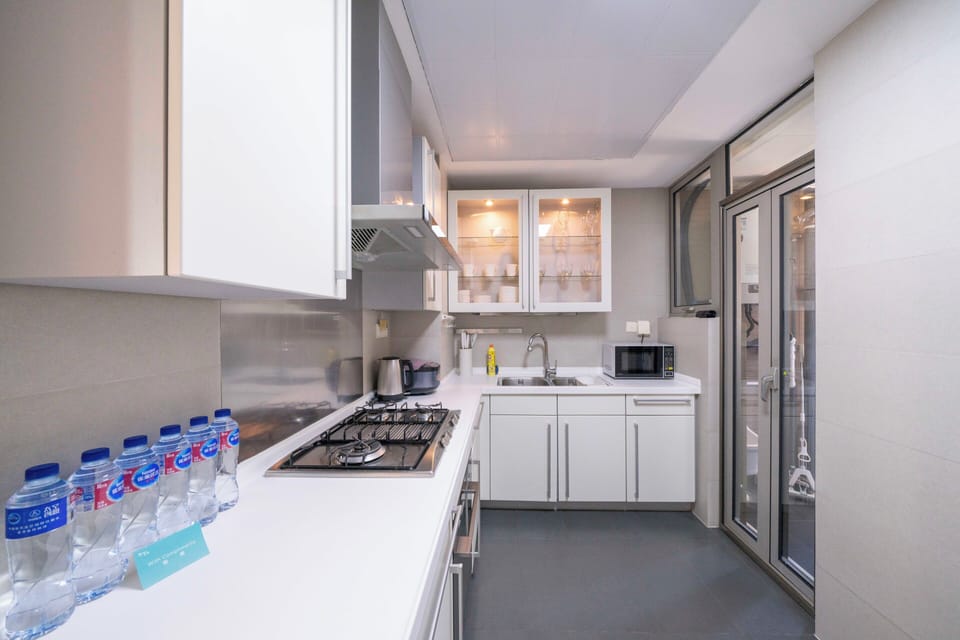 Superior Apartment, 3 Bedrooms, Balcony, City View | Private kitchen